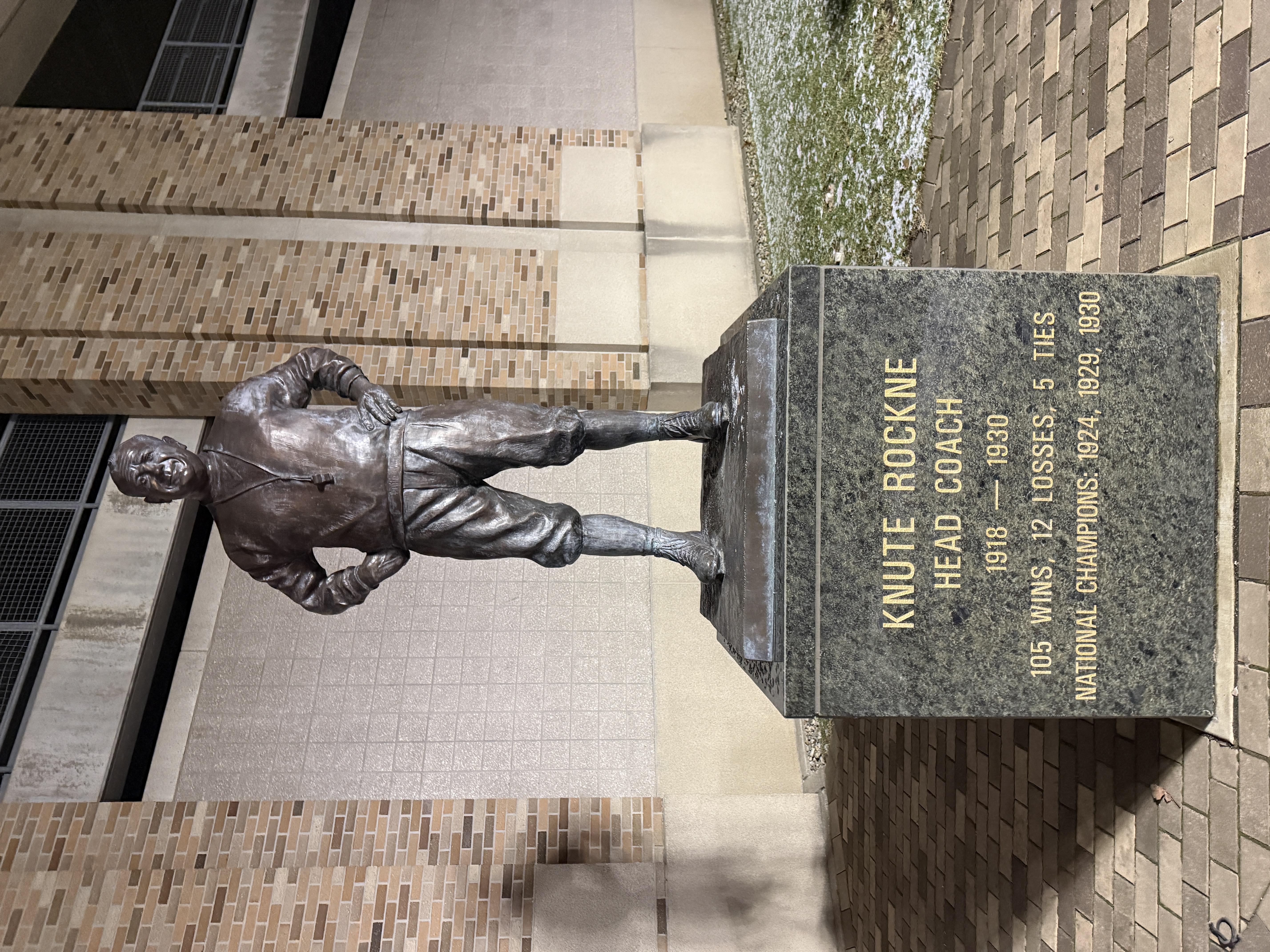 Knut Rockne statue outside the stadium